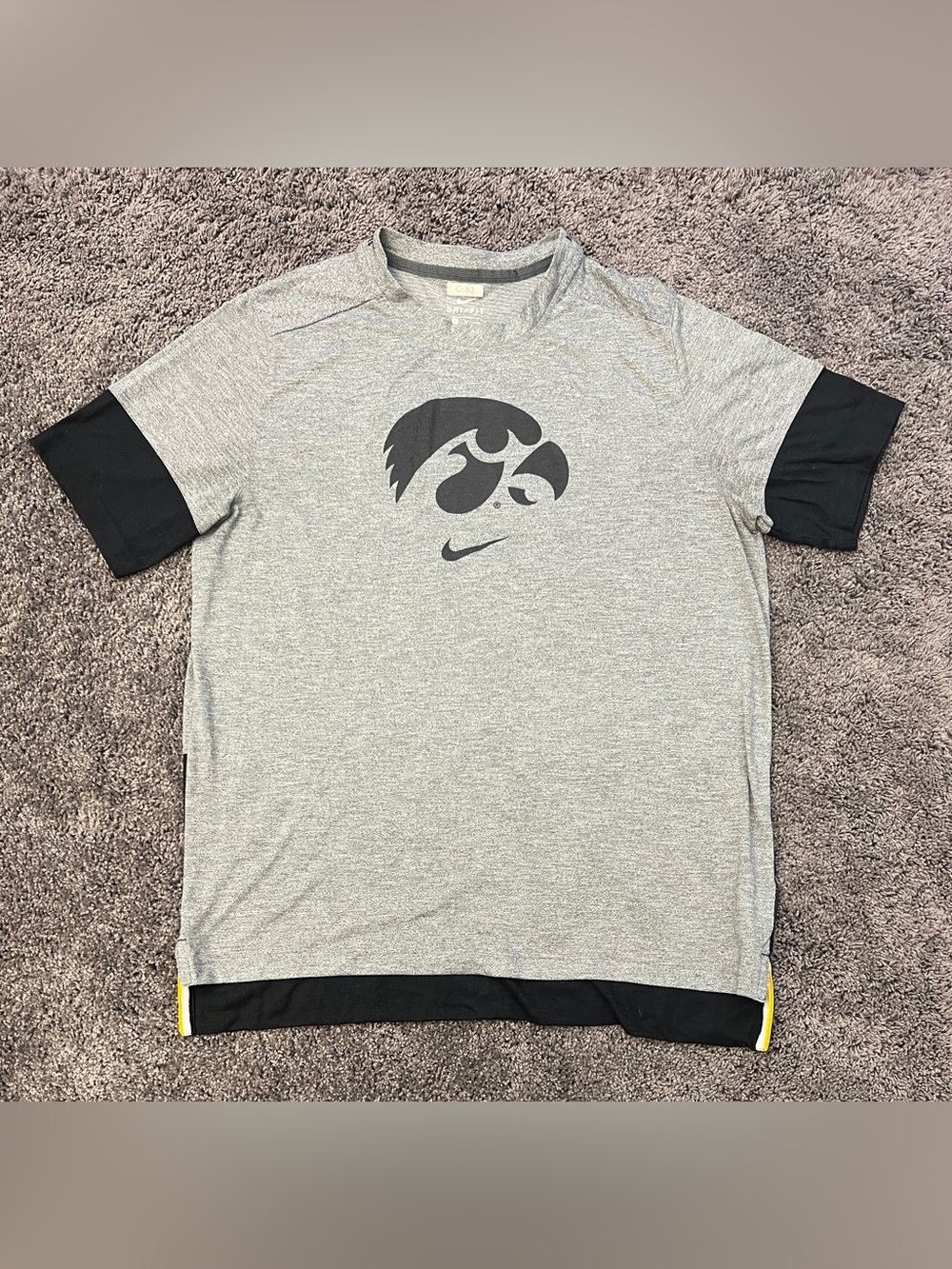 Iowa Hawkeyes Nike Shirt Men’s XL DriFit Short Sleeve On Field Team Issue